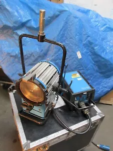 Arri Daylight Compact 1200 & 575/1200 EB flicker free ballast / 1200w HMI light - Picture 1 of 15