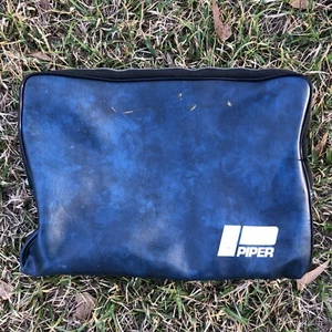 Vintage Piper Aircraft Document Pouch - Blue Vinyl Zippered Bag 15" x 10” - Imagen 1 de 14