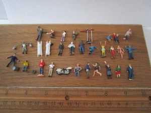 Lot of Vintage HO 1/87 Scale Various Figures Passengers For Train Layout - Picture 1 of 1