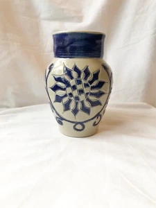 Williamsburg Restoration Salt Glazed Stoneware JUG VASE Cobalt Blue Sunflower 6” - Picture 1 of 9