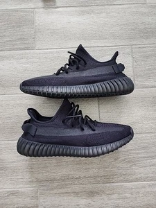 Size 11.5 - adidas Yeezy Boost 350 V2 Low Onyx - Picture 1 of 14