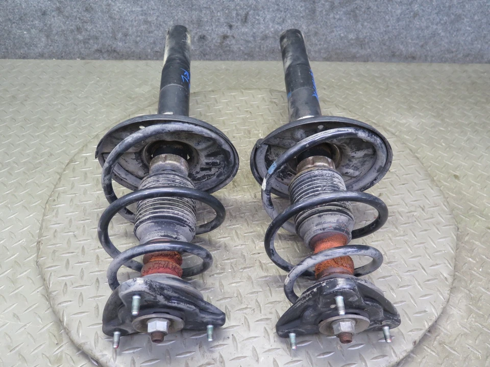 Juego de 2 amortiguadores de puntal delantero Porsche Boxster 986 1997-2004 tracción trasera 72 k millas Foto 1 de 4