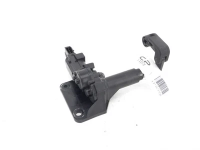 Left Rear Quarter Window Actuator Motor for 01-16 Town & Country Grand Caravan - Image 1 of 4