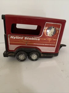 Vintage Nylint Stables Red Championship Show Horse Trailer - Picture 1 of 11