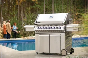 Napoleon Prestige Pro 665 Natural Gas BBQ with Rotisserie and Cover - Picture 1 of 9