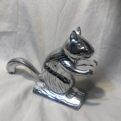 Cascanueces ardilla vintage Norpro "Davy Crackit", aluminio fundido, 5,5" de alto Foto 1 de 4