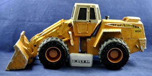 Large ERTL 1:16 CASE W30 Articulated WHEEL LOADER w Working Features 18" Long GC - Picture 1 of 18