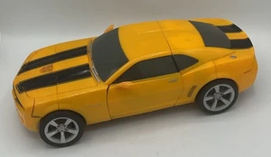 Transformers 2009 La Vendetta del Caduto Grande Ultimate Bumble Bee 12" - Foto 1 di 11