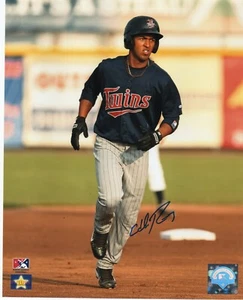 Eddie Rosario Signed Autographed 8x10 Twins - Picture 1 of 1