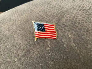 Amerikanische Flagge Anstecknadel wehend USA Flagge Vintage - Bild 1 von 4