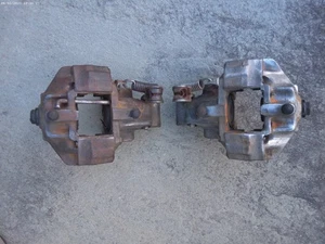 ALFA ROMEO MILANO GTV6 ALFETTA Usado PAR DE NÚCLEOS DE PINZAS DE FRENO TRASERO Ate para reconstruir - Imagen 1 de 16