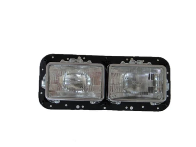 Headlight RH  Passenger Side For Kenworth C500 W900 T800  Foto 1 de 3
