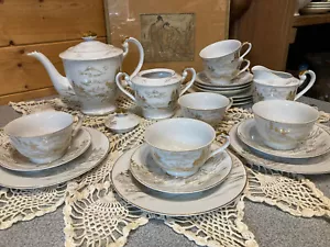 Sumptuous Japanese Art Porcelain Tea Set, 21 Piece, 24k Gold. - Picture 1 of 17
