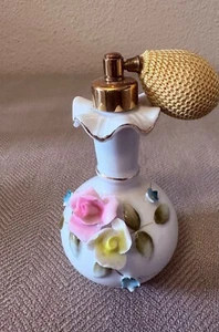 Botella de perfume vintage de Gales Japón años 50 flor levantada dorada estilo victoriano - Imagen 1 de 9
