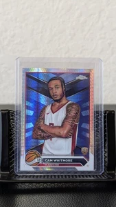 Cámara de baloncesto cromada Whitmire refractor geométrico radiocontrol Topps 2024-25 - Imagen 1 de 2