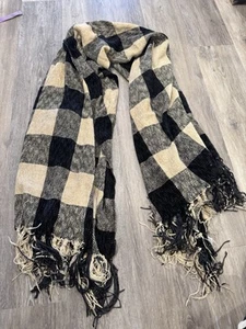 Black and tan throw blanket - Picture 1 of 4