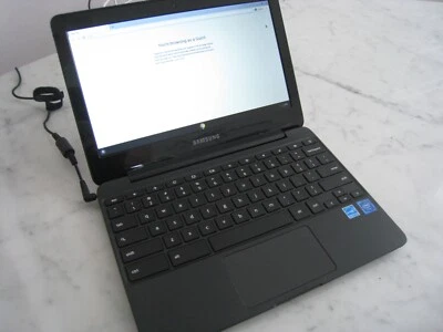 Samsung Chromebook 3 ‎XE500C13-K01US 11.6'' (16GB SSD Intel Celeron N3050 1.6GHz - Image 1 of 4