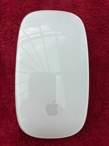 Apple Magic Mouse 2 (A1657) - biała akumulatorowa mysz bezprzewodowa Bluetooth - Zdjęcie 1 z 2
