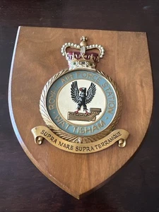 Wall Plaque Or Crest Of The Royal Air Force Station Wattisham - Picture 1 of 5