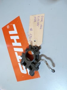 Stihl MS 044 Ölpumpe 1128 # 1942 - Picture 1 of 1