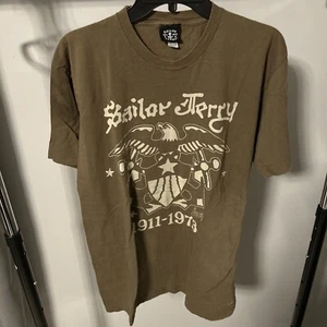 Men’s Y2K Short Sleeve T-Shirt Sailor Jerry Size XL 1911-1973 Army Green - Picture 1 of 5