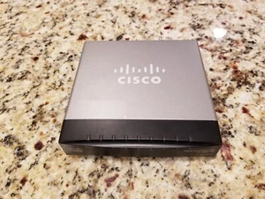 Cisco SF100D-08  Desktop Switch 8 Port 10/100 - Bild 1 von 4