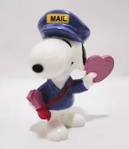 Vintage Peanuts Snoopy Mailman Valentine United Feature 2,5" Figura Whitmans - Foto 1 di 8