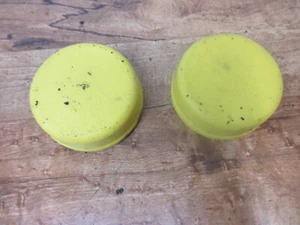 1987 JOHN DEERE 318 Lawn Tractor Onan P218 G-Front Yellow Plastic Hub Caps - Picture 1 of 2