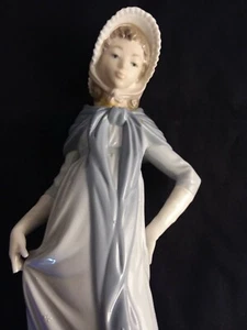 Nao by Lladro Beautiful Lady Porcelain Figurine 12 inches  - Picture 1 of 12