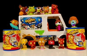 The Ugglys Pet Shop! Dirty Dog Wash Van + 13 Ugly Dog Pets + Cans Lot Of 17 - Picture 1 of 24