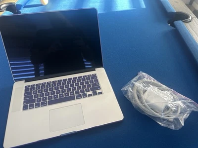 Apple MacBook Pro 15.4" (256GB SSD, Intel Core i7-3520M, 2.6GHz, 8GB RAM)... - Image 1 of 4