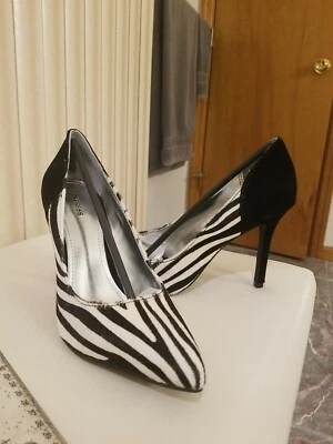 Express小腿毛发/绒面革高跟鞋(8码) — 第 1/4 张图片