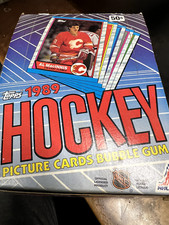 1989/90 TOPPS HOCKEY UNOPENED WAX BOX.   36 PACKS.   CLEAN