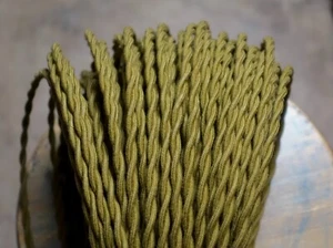 Alambre cubierto de algodón retorcido color oliva, cable de lámpara de tela estilo vintage, antigüedades - Imagen 1 de 3