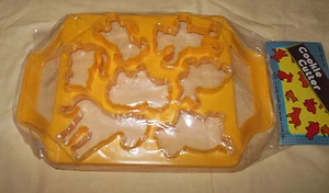 Vtg 80's Farm & House Animal Plastic Cookie Cutter By House Lloyd New In Package - Picture 1 of 5