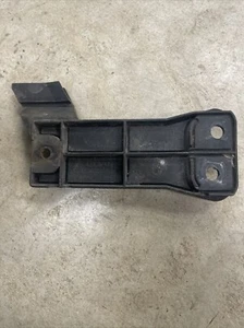 Volvo 960 S90 V90 Left Front Bumper Guide Bracket 1392927-1 - Picture 1 of 5