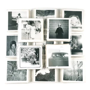 Posten 50+ zufällige alte quadratische Fotos - Original Schwarzweiß Vintage Schnappschüsse - Bild 1 von 3