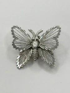 Vintage Monet Ausschnitt Schmetterling Draht umwickelte Flügel silberfarben Brosche Anstecknadel - Bild 1 von 14