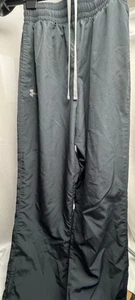 Under Armour Loose Fit Trainingshose SM schwarz durchgehender Reißverschluss Belüftungsöffnungen Kordelzug Mesh - Bild 1 von 7