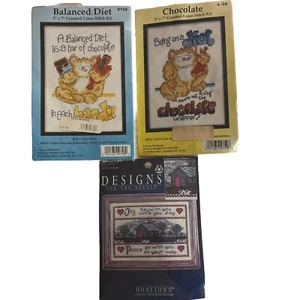 Punto de Cruz Lote De 3 Kits-2 Karen Middleton Cats & A Designs Alegría Y Paz Nuevo - Imagen 1 de 11