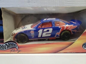 Hot Wheels #12 Pfizer 2001 Ford Taurus 1:24 Diecast Car - Picture 1 of 2