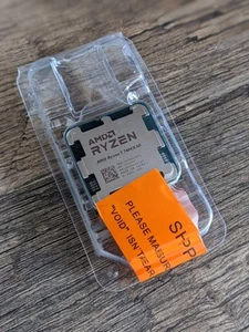 Processeur AMD Ryzen 7 7800X3D (5 GHz, 8 cœurs, socket AM5) - Neuf et scellé - Photo 1/4