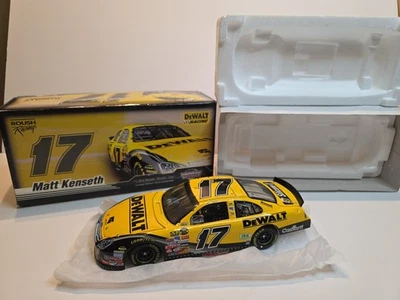 Roush Racing 1:24 Limited Edition #17 Matt Kenseth DeWalt 2007 Fusion  - Image 1 of 4