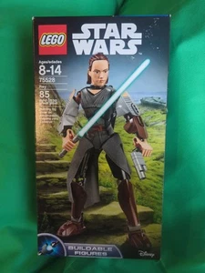 LEGO Star Wars: Rey (75528) - Picture 1 of 8