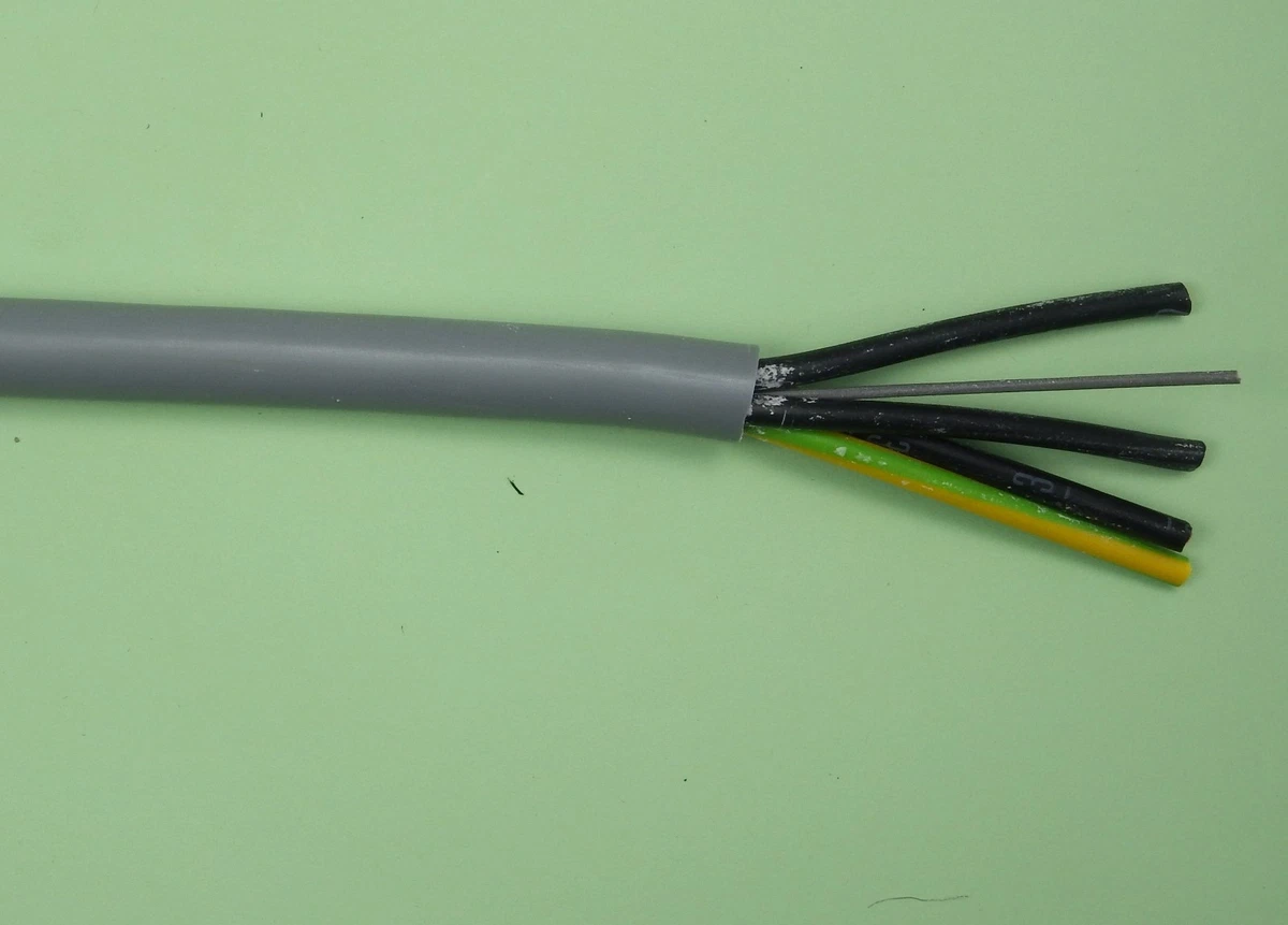 Lapp Kabel ÖLFLEX CLASSIC 110 Steuerleitung, 7x0,75mm², 100 Meter – ölbeständig, Flexibel, VDE-geprüft