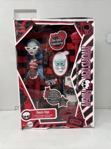 NUEVO 2024 Monster High Ghoulia Yelps Boo-Muñeca de Moda Creeproducción Original - Imagen 1 de 6