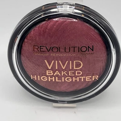 Makeup Revolution - Vivid Baked Highlighter Rose Gold Lights Highlighter 0.26 Oz - Image 1 of 2