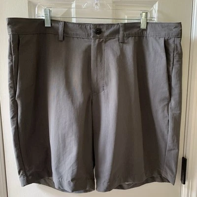 Pantalones cortos ligeros grises North Face para hombre talla 40 bolsillos Foto 1 de 4