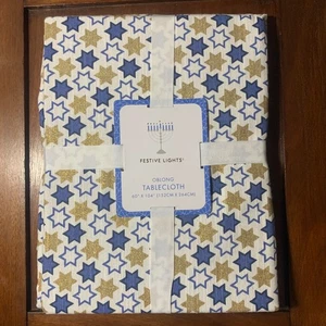 Festive Lights Chanukka Sternenmuster längliche Tischdecke 60" x 104" 100% Baumwolle - Bild 1 von 5
