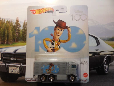 Hot Wheels Disney 100 Aniversario Toy Story Woody 4/5 Hiway Hauler REAL RIDERS Foto 1 de 3